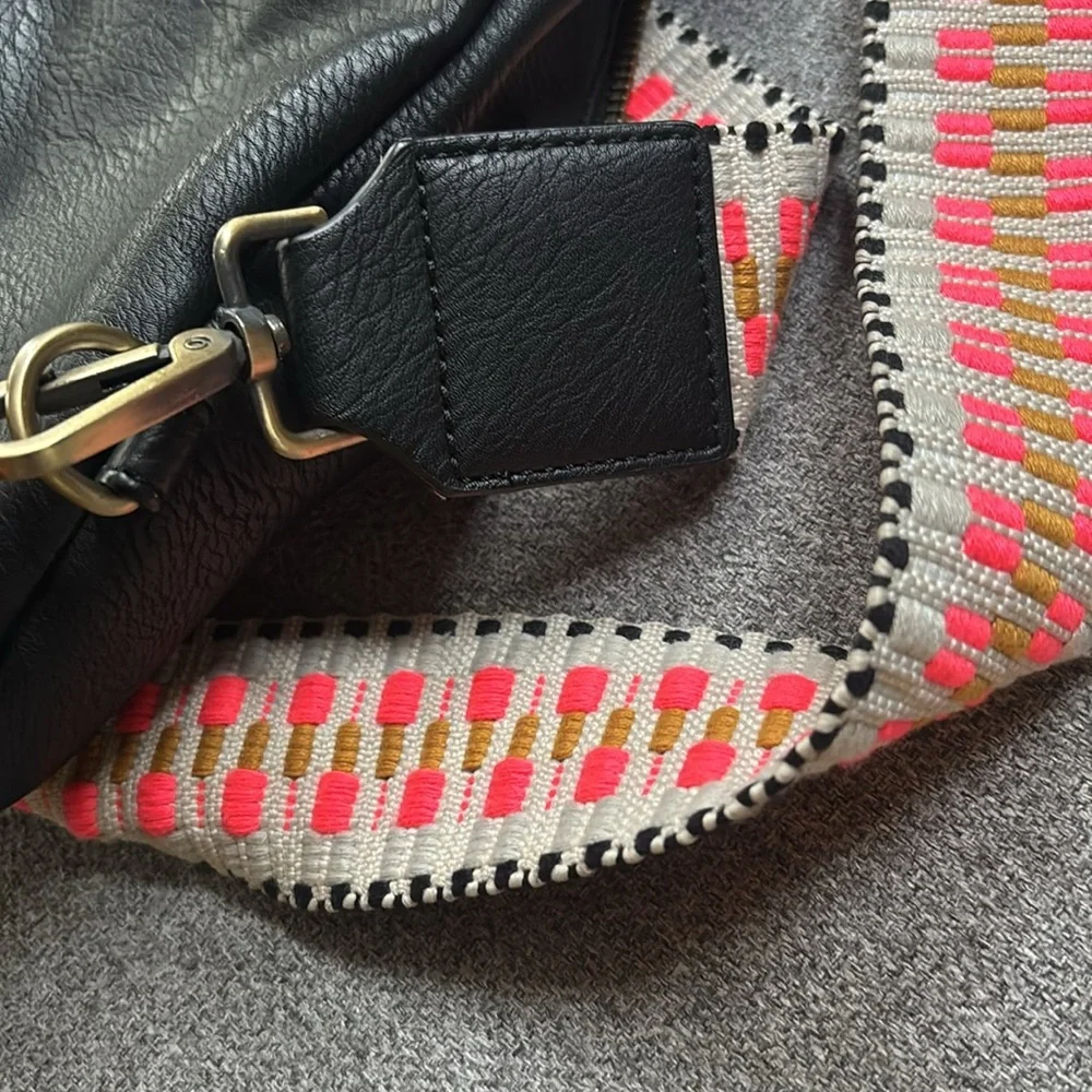 Anthropologie urban originals sling bag - Picture 6 of 6